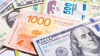 El dólar blue arrancó la semana en baja