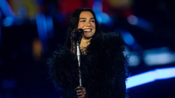 Dua Lipa sorprendió al interpretar una canción de Shakira: la reacción de la colombiana