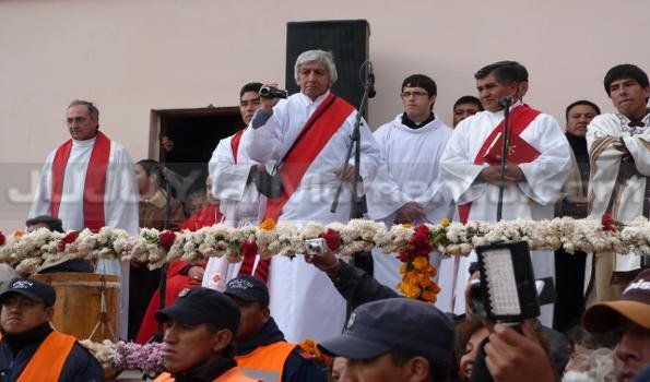 Miles de fieles acompañaron el descenso de la Virgen de Punta Corral