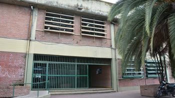 Reclamo de padres y crisis docente en el Comercial Nº 2: qué dijo la directora