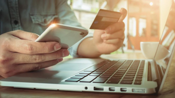 Desde julio habrá más controles sobre las compras con tarjeta en el exterior