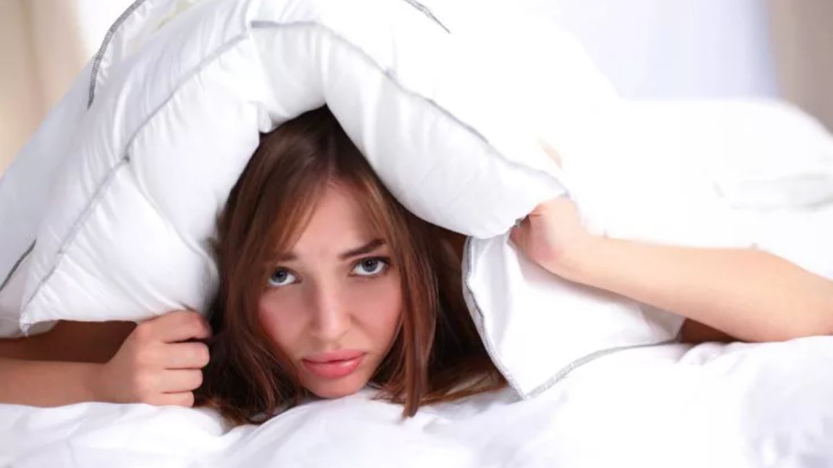 Dysania, el trastorno del sueño que se da cuando suena el despertador y ...