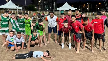 Torneo nocturno de la Liga de fútbol playa: se juega la quinta fecha