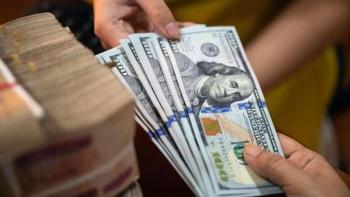 El dólar oficial volvió a caer y terminó detrás del blue por primera vez en dos semanas