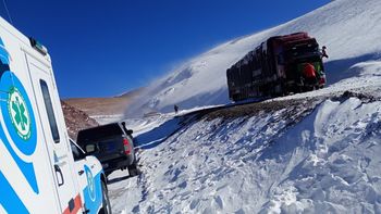 Paso de Jama cerrado por nieve