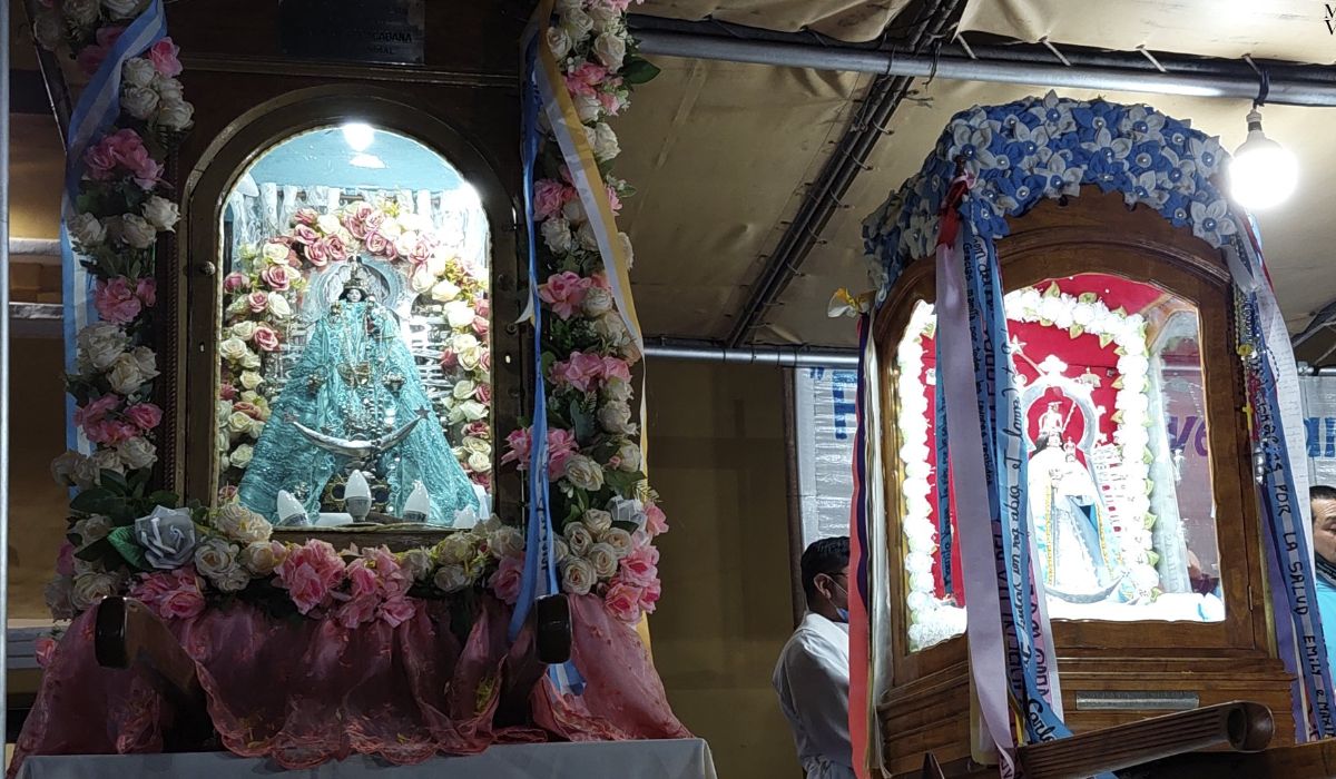La Virgen de Punta Corral (Tumbaya) junto a la Virgen del Abra de Punta Corral (Tilcara).