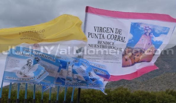 Miles de fieles acompañaron el descenso de la Virgen de Punta Corral
